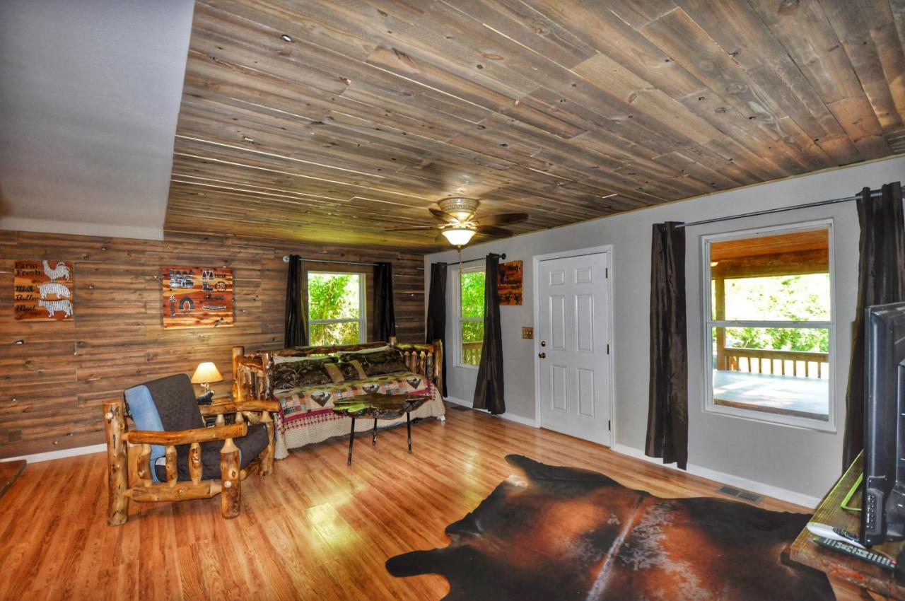 סביירוויל Remodelled Cabin! Great Location! מראה חיצוני תמונה