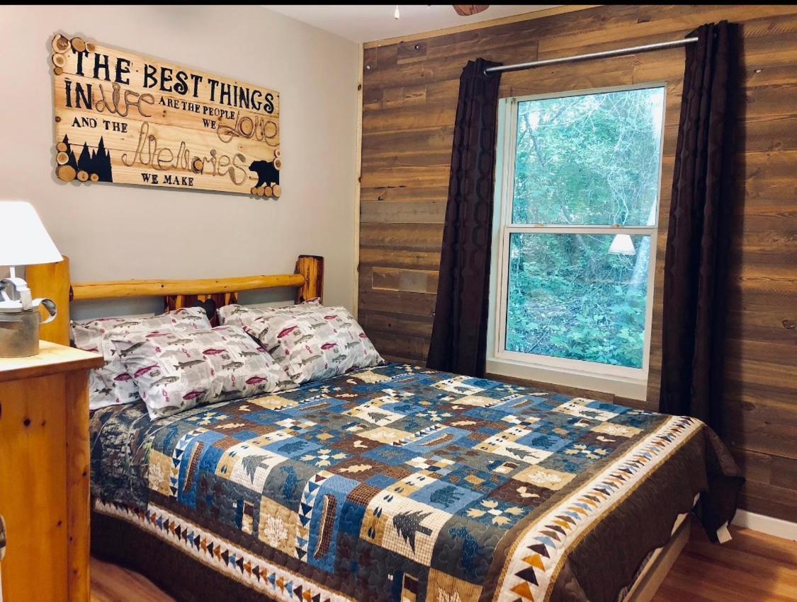 סביירוויל Remodelled Cabin! Great Location! מראה חיצוני תמונה