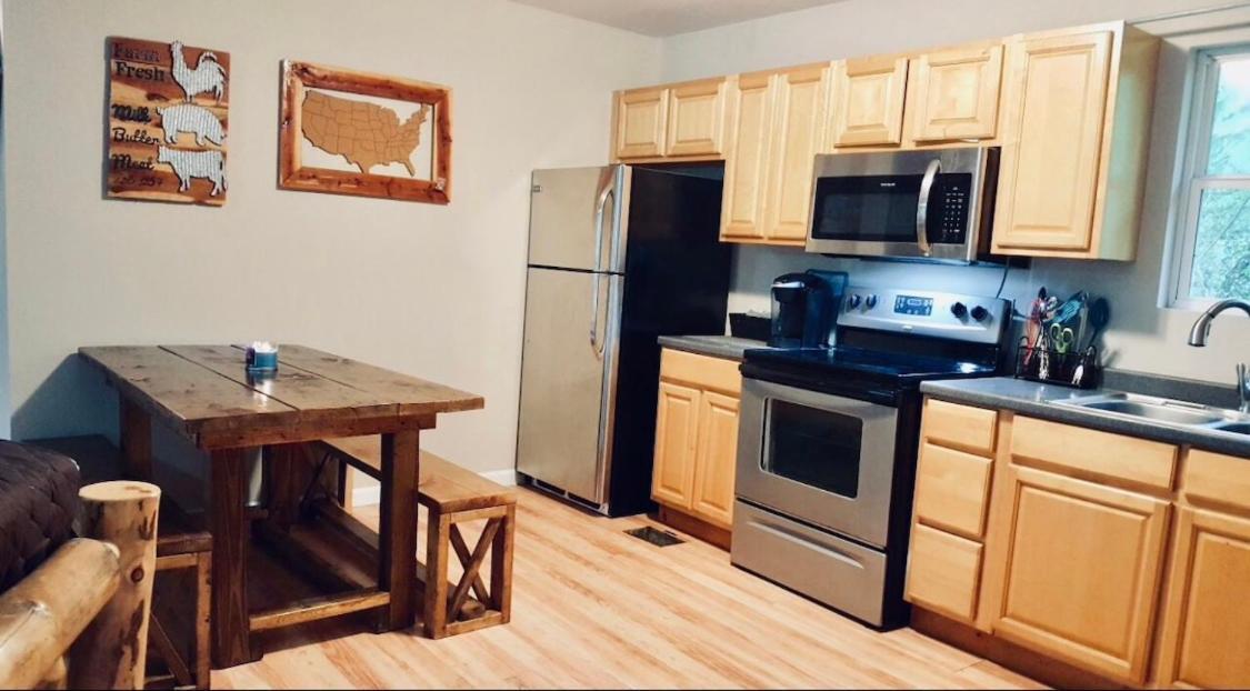 סביירוויל Remodelled Cabin! Great Location! מראה חיצוני תמונה